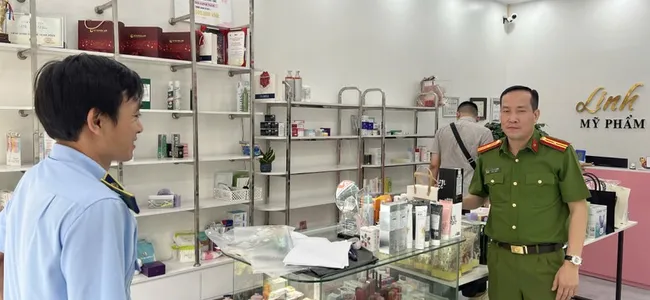 Hà Nội mạnh tay xử lý sai phạm mỹ phẩm, cảnh báo người dân không mua hàng trôi nổi