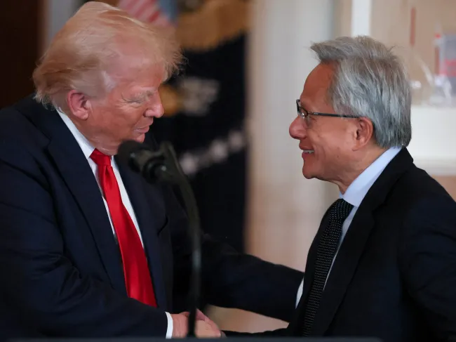 Nvidia lật bài: Chip h20 chính thức quay lại Trung Quốc sau “cú bắt tay” lịch sử với ông Trump