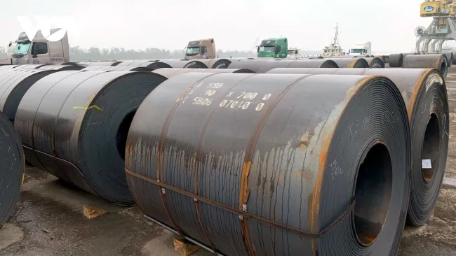 Nhập khẩu thép cán nóng khổ rộng tăng bất thường