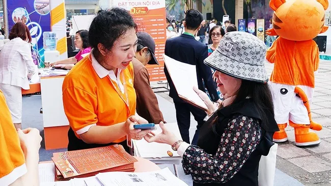 Many tourism stimulus programmes have been launched at both national and local levels. (Photo: BAC SON)