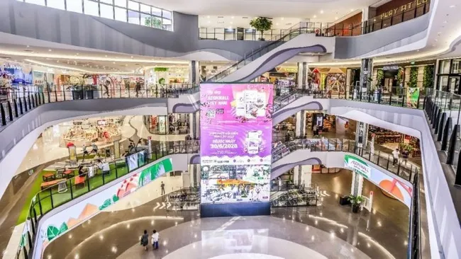 Viet Nam stands out as a dynamic retail market. (Photo: PV)