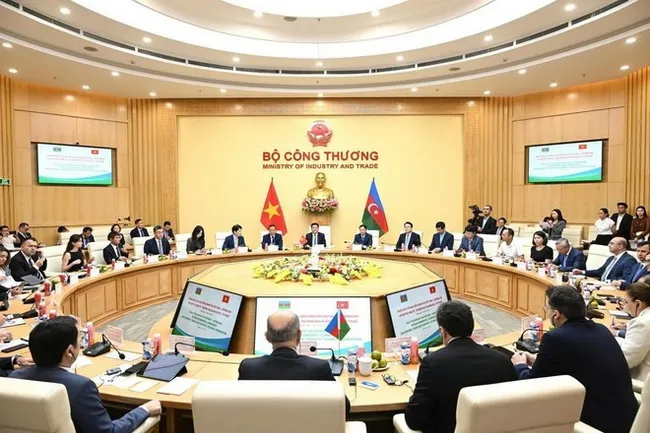The third meeting of the Viet Nam – Azerbaijan Intergovernmental Committee on Economic – Trade and Scientific – Technical Cooperation in Hanoi on July 17 (Photo: Ministry of Industry and Trade)