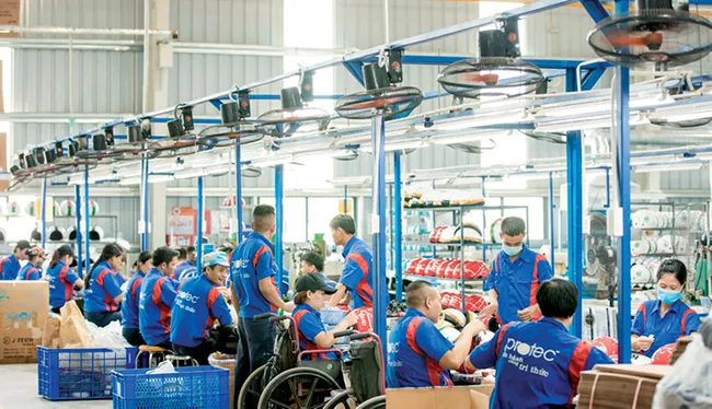 Đơn hàng mới tăng, PMI vượt 52 điểm trong tháng 7