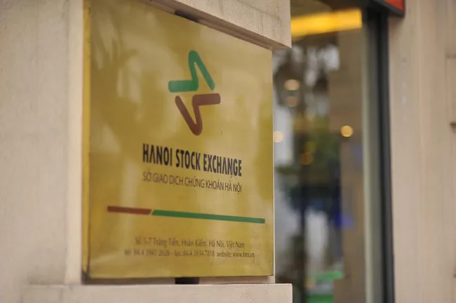 Cổ phiếu ngành chứng khoán chiếm sóng HNX tháng 7
