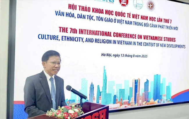 Prof. Dr. Hoang Anh Tuan, USSH Rector, speaks at the conference. (Photo: VNA)