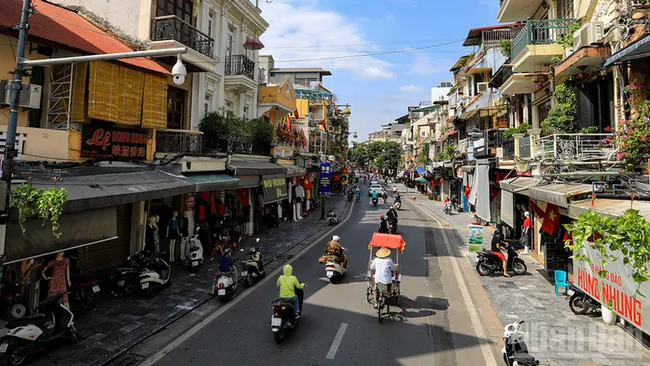 Ha Noi is expected to welcome a large number of tourists during the National Day holiday. (Photo: Thanh Dat)
