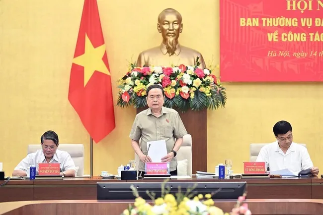 NA Chairman Tran Thanh Man speaks at the meeting. (Photo: VNA)