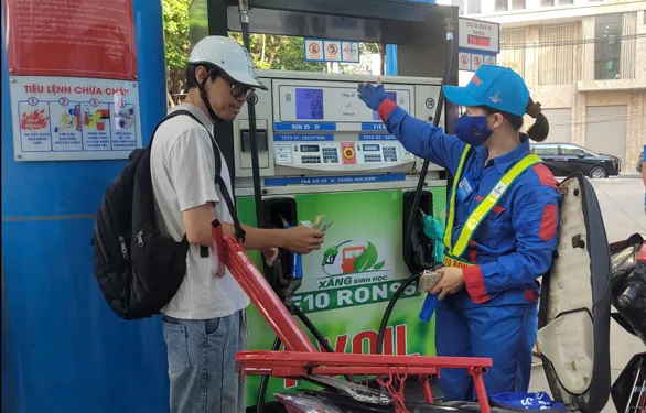Khách hàng bớt e dè với xăng E10