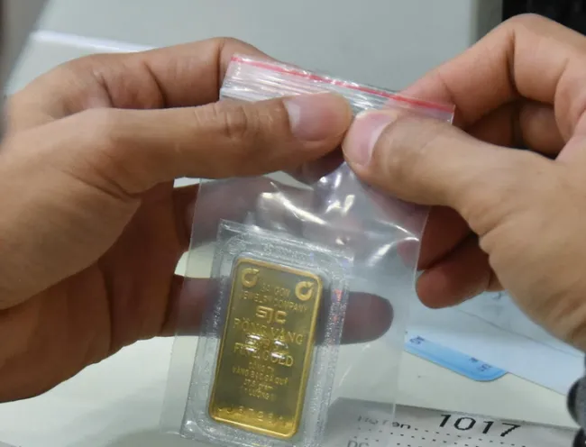 Giá vàng hôm nay 18/8: Vừa mở cửa đã chạm mốc đỉnh