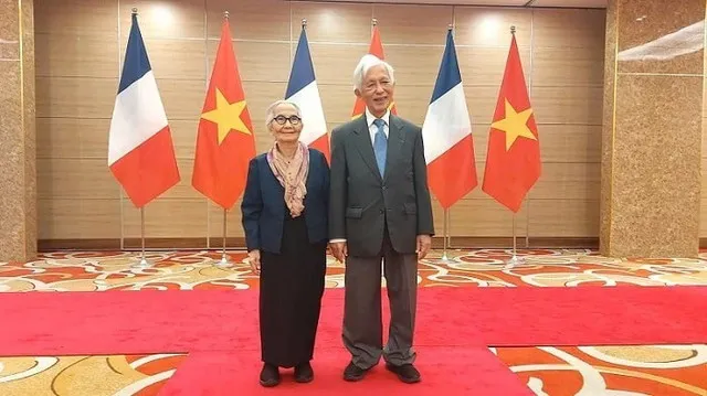 The Vietnamese-French professor spouses Tran Thanh Van and Le Kim Ngoc (Photo: baochinhphu.vn)