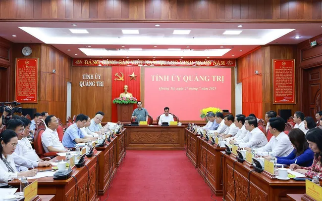 Prime Minister Pham Minh Chinh speaks at the working session with the provincial Party Committee’s Standing Board (Photo: VNA)