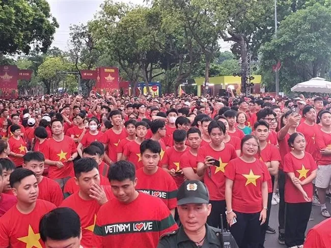 Hanoi residents join the national walking programme on August 16. (Photo: VNA)