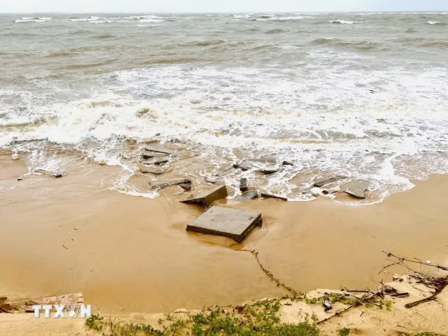 Rough sea was recorded in the north of the Gulf of Tonkin and off Thanh Hoa’s coast due to Storm Nongfa. (Illustrative photo: VNA)