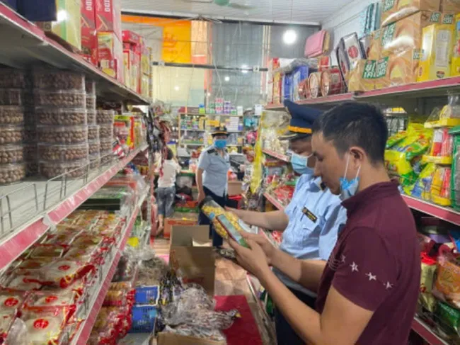Hà Nội siết chặt kiểm tra thị trường, bảo đảm an toàn thực phẩm dịp Tết Trung Thu 2025