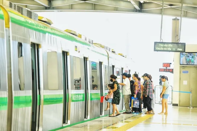 The non-physical tickets will apply to one-month and multi-month passes on Line 2A Cat Linh – Ha Dong and Line 3.1 Nhon – Hanoi Station.