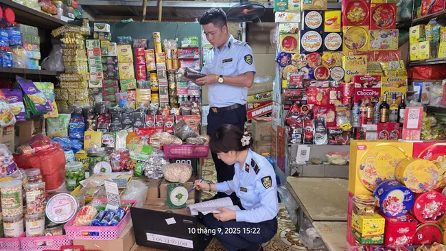 Hà Nội thu giữ hàng nghìn bánh trung thu, đồ chơi không rõ nguồn gốc
