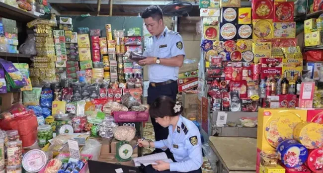 Hà Nội thu giữ hàng nghìn bánh trung thu, đồ chơi không rõ nguồn gốc