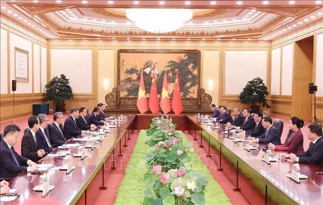President Luong Cuong holds talks with Party General Secretary and President of China Xi Jinping. (Photo: VNA)