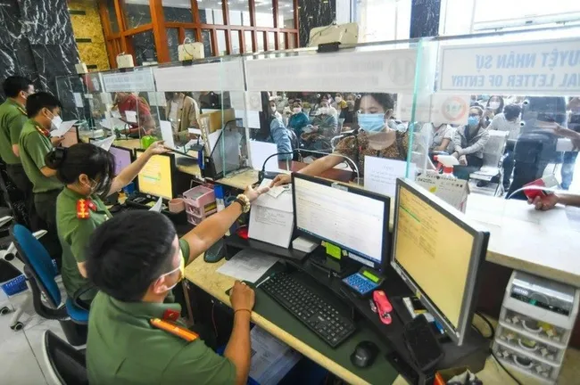 Vietnam shortens processing time for visa exemption certificates (Photo: VNA)