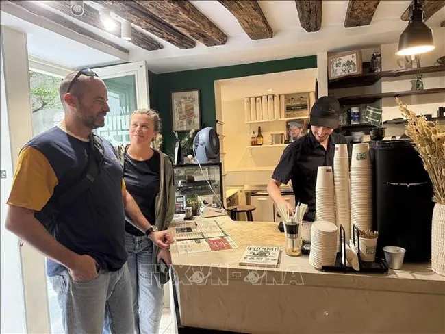 French customers visit 