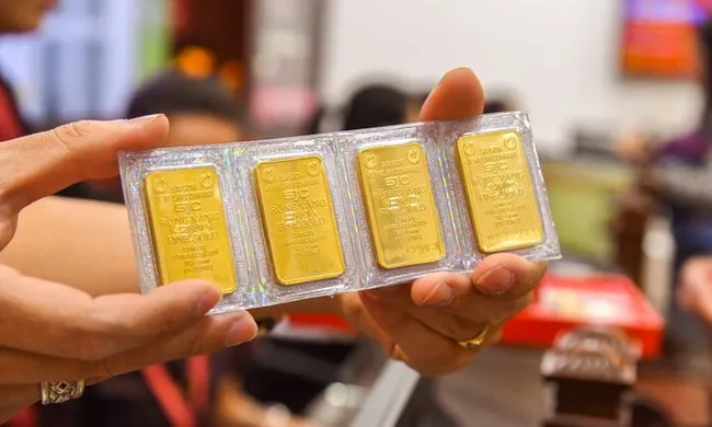 Giá vàng ngày 1/10: Vàng SJC bất ngờ lập đỉnh mới, chạm mốc 138 triệu đồng/lượng