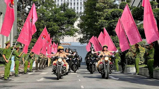 Police forces in Ho Chi Minh City during an operation to crack down on crime.