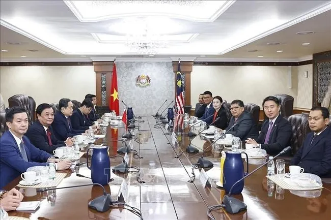 At the talks between Chairman of the National Assembly Tran Thanh Man and Speaker of the Malaysian House of Representatives Tan Sri Dato’ Johari bin Abdul. (Photo: VNA)