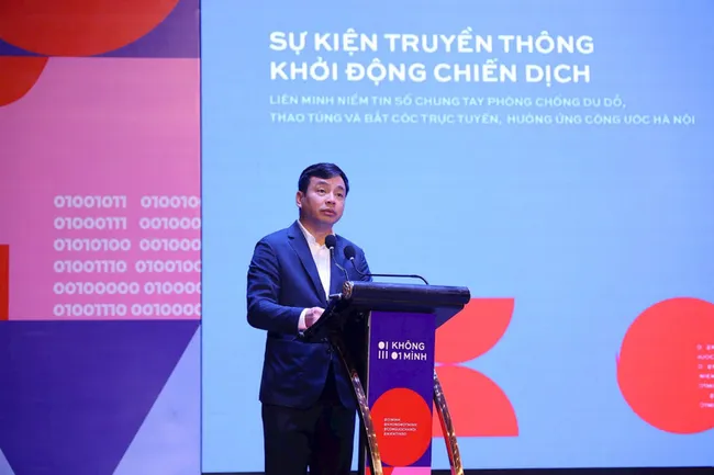 Major General Le Xuan Minh, director of Department of Cybersecurity and High-Tech Crime Prevention under the Ministry of Public Security, speaks at the launch of campaign (Photo: hanoimoi.vn)