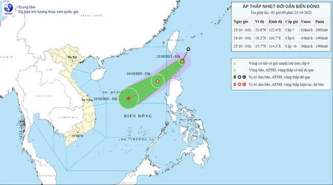 Áp thấp nhiệt đới gần Biển Đông giật cấp 9, có xu hướng suy yếu- Ảnh 1.