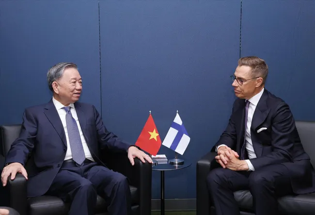 Party General Secretary To Lam (L) meets President of Finland Alexander Stubb in September 2024 (Photo: VNA)