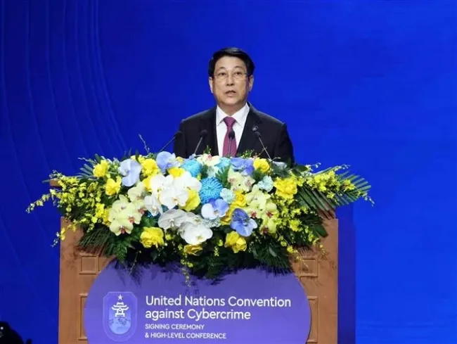 Vietnamese State President Luong Cuong delivers the welcome remarks at the Signing Ceremony of the United Nations Convention against Cybercrime (Ha Noi Convention) at the National Convention Centre in Ha Noi on October 25. (Photo: VNA)