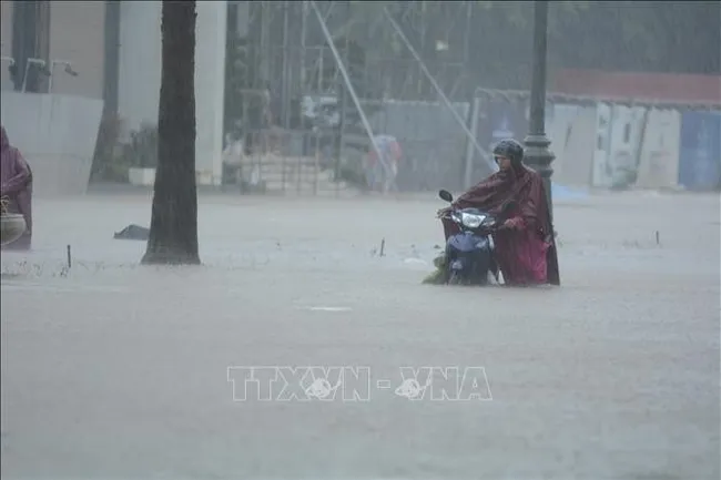 Prolonged downpour causes extensive floodings in Hue city. (Photo: VNA)