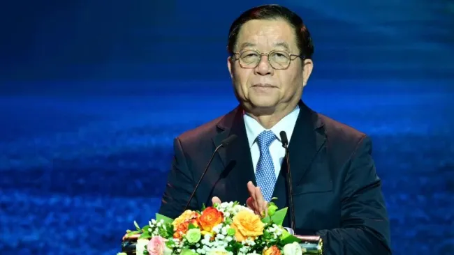 Politburo member Nguyen Trong Nghia speaks at the awards ceremony. (Photo: Viet Trung)
