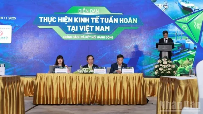 At the forum “Implementing the Circular Economy in Viet Nam: Policies and Action Linkages” (Photo: KIM DUNG)