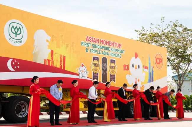 C.P. Vietnam has officially received approval to export Vietnam’s first shipment of
processed chicken to Singapore.