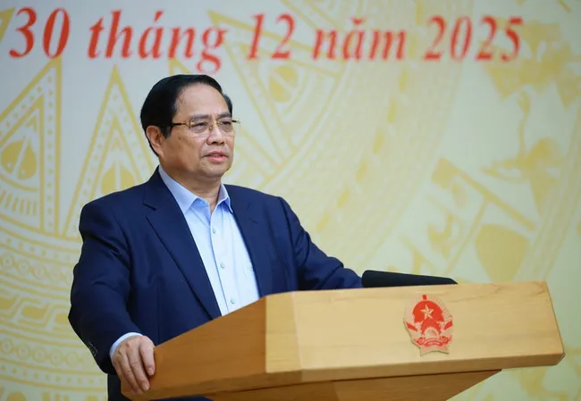 Prime Minister Pham Minh Chinh addresses the conference to review 