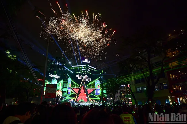 The countdown festival to welcome the New Year is held annually in the pedestrian zone around Hoan Kiem Lake in Ha Noi.