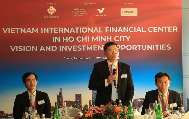 Vice Chairman of the Ho Chi Minh City People’s Committee Hoang Nguyen Dinh delivers remarks at the working luncheon themed “Vietnam International Financial Centre in Ho Chi Minh City (VIFC-HCMC) – Vision and Investment Opportunities”. (Photo: VNA)