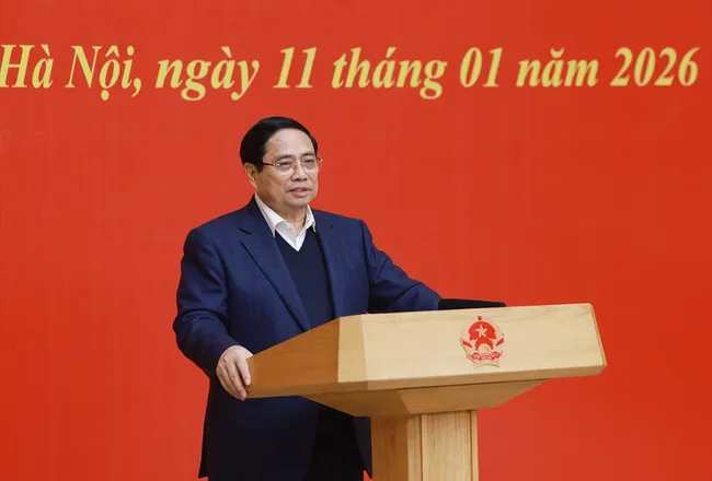 Politburo member, Secretary of the Government’s Party Committee, Prime Minister Pham Minh Chinh speaks at the conference. (Photo: VNA)