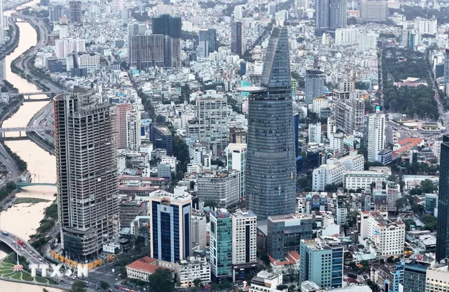 Ho Chi Minh City contributes 23.5% of national GDP and one-third of total state budget revenue. (Photo: VNA)