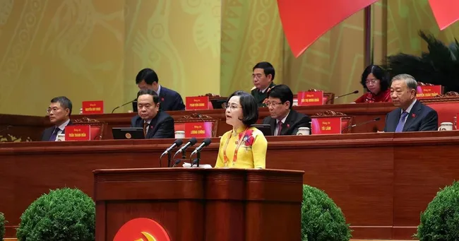 NA Vice Chairwoman Nguyen Thi Thanh delivers a presentation at the plenary discussion of the ongoing 14th National Party Congress on January 21. (Photo: VNA)
