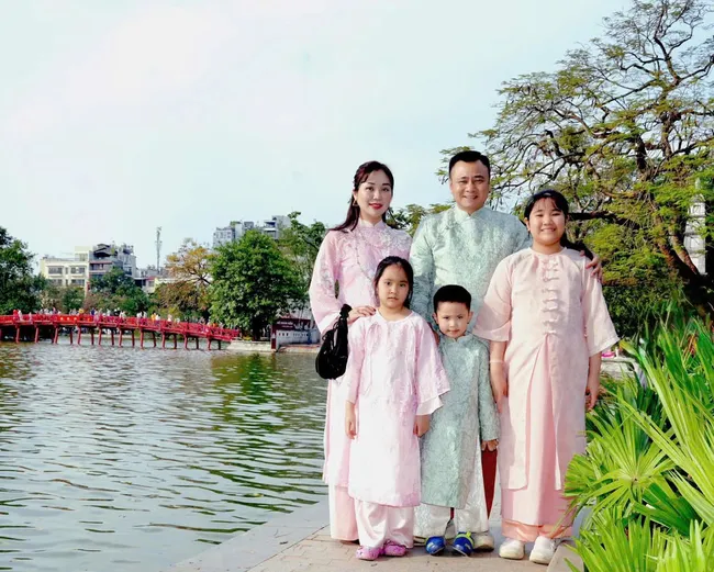 D&agrave;n anh t&agrave;i khoe ảnh Tết B&iacute;nh Ngọ, Soobin t&aacute;i hiện challenge quen thuộc- Ảnh 1.