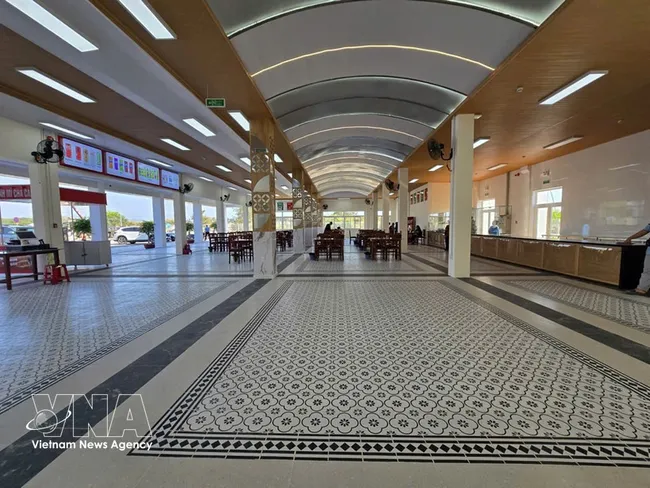 A rest stop along the North–South expressway’s eastern section (Photo: VNA)