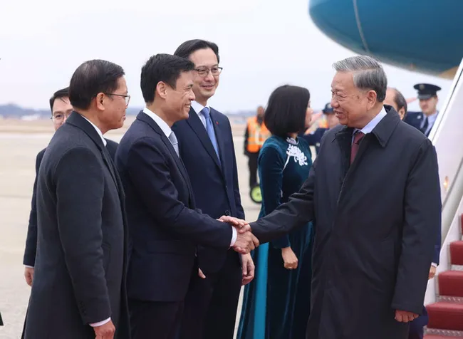 Party General Secretary To Lam arrived at Joint Base Andrews in the US at February 18 noon (local time) to attend the inaugural meeting of the Gaza Board of Peace. Photo: VNA