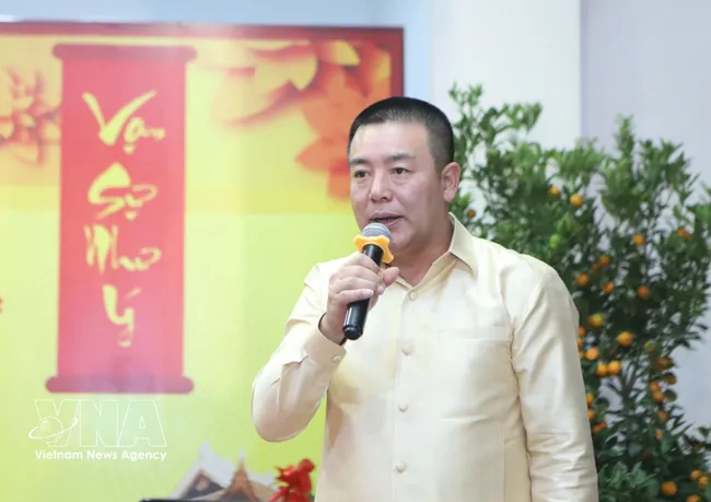 Defence Attaché of Vietnam to Laos Colonel Phan Huu Thang speaks at the event (Photo: VNA)