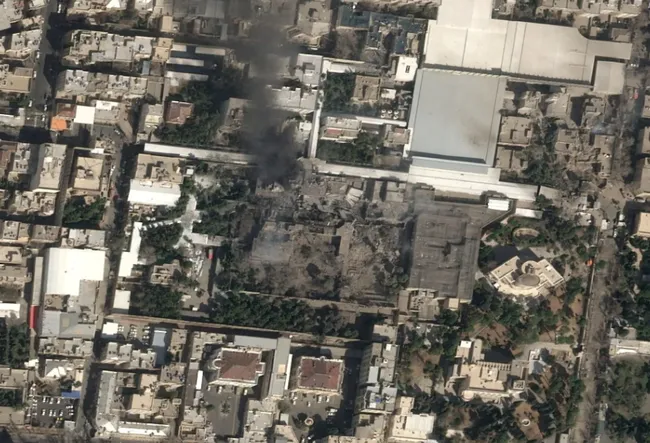 H&eacute; lộ qu&aacute; tr&igrave;nh CIA nắm được vị tr&iacute; L&atilde;nh tụ Iran, chia sẻ mật b&aacute;o để Israel tấn c&ocirc;ng- Ảnh 1.