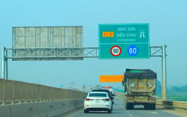 Từ hôm nay, thu phí 5 tuyến đường cao tốc Bắc - Nam phía Đông