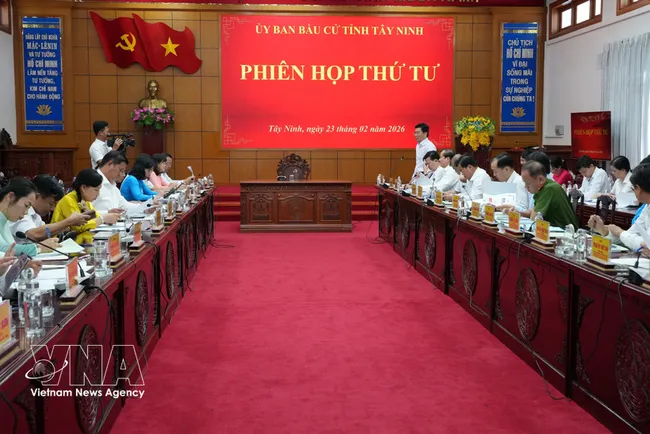 The Election Committee of the southern province of Tay Ninh convenes its fourth meeting on February 23. (Photo: VNA)
