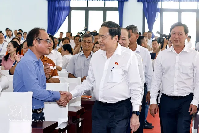 National Assembly Chairman Tran Thanh Man meets with Ho Chi Minh City's voters. (Photo: VNA)