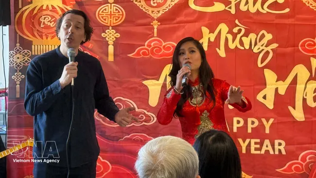 An art performance at the event (Photo: VNA)